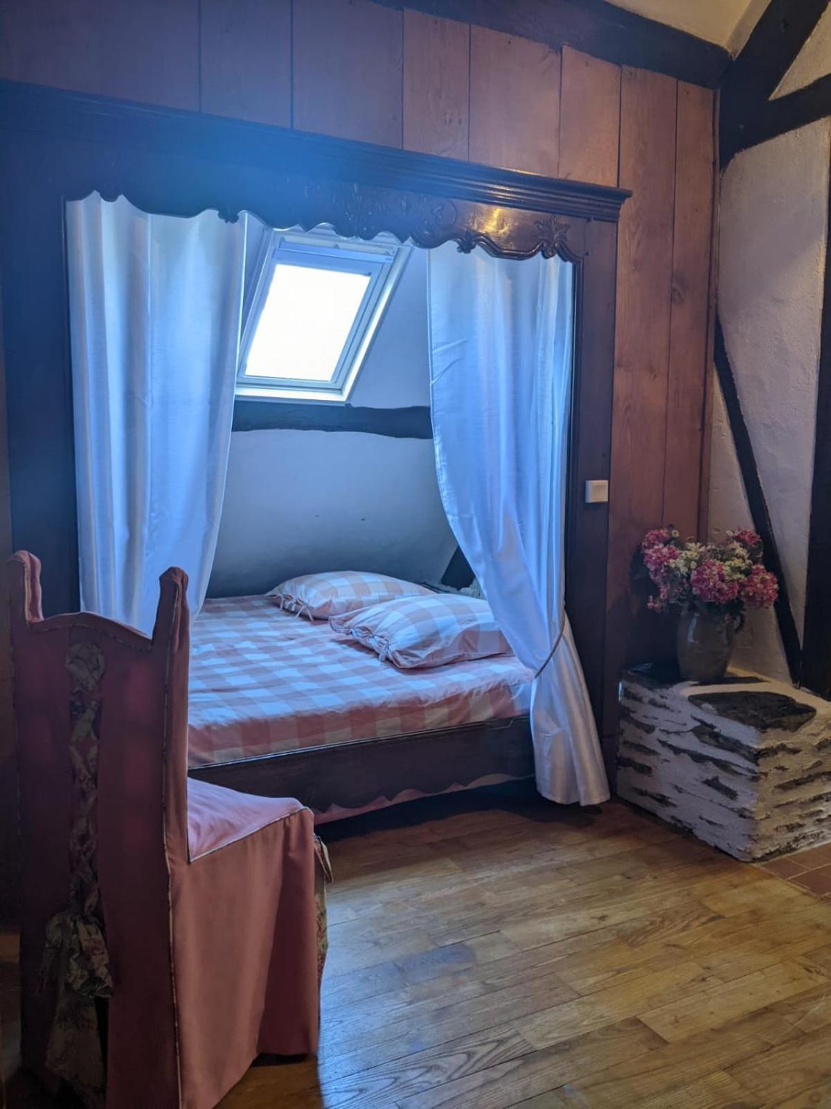 Chambre d'hôtes Saint Jacob Relais de Chasse du XVIII Siècle Les Fougerêts Exterior foto