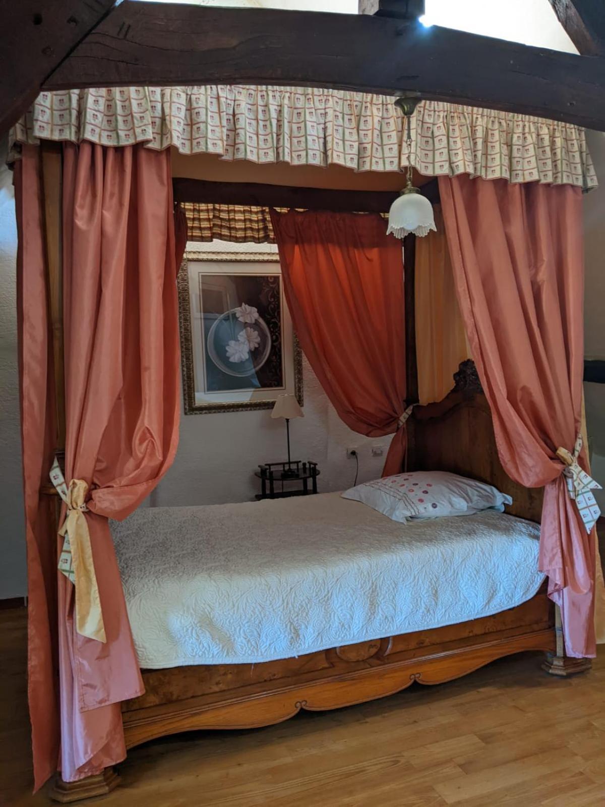 Chambre d'hôtes Saint Jacob Relais de Chasse du XVIII Siècle Les Fougerêts Exterior foto